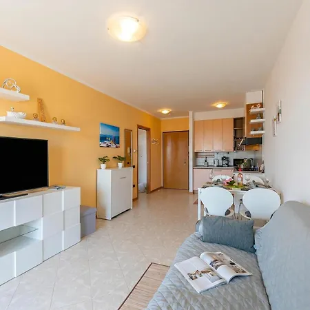 Kristall Pool View - Happy Apartament *