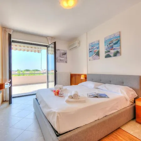 Kristall Pool View - Happy Apartament