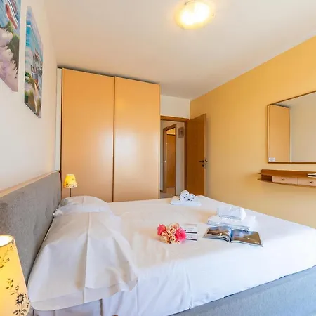 Kristall Pool View - Happy Apartament